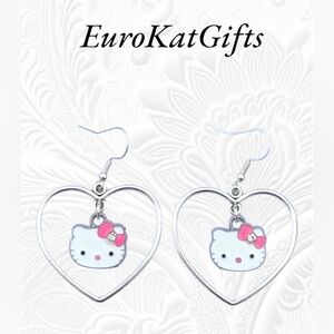 Hello Kitty Heart Earrings  NEW TicTok famous popular trending NEW NWT